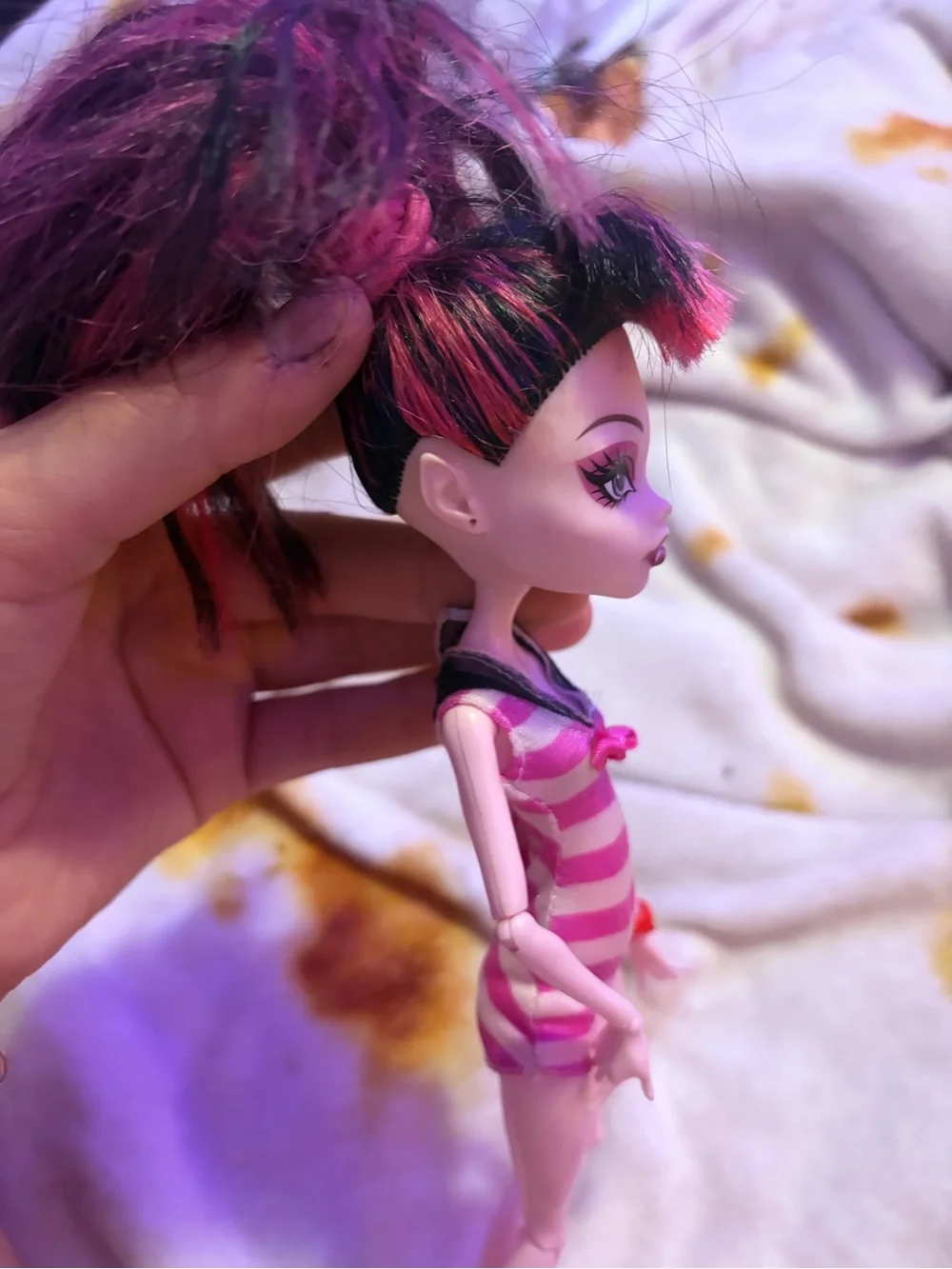 monster high Pink and Black Striped Fashion Doll - Draculaura
